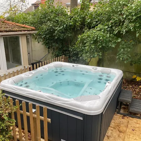 Maison Avec Jardin Et Jacuzzi Proche Polytechnique Hébergement de vacances *