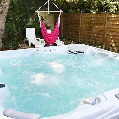 Maison Avec Jardin Et Jacuzzi Proche Polytechnique Holiday home