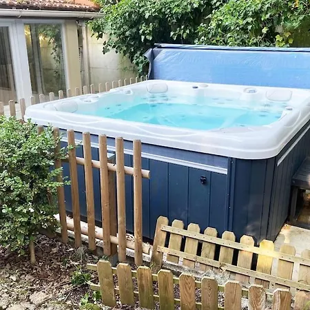 Maison Avec Jardin Et Jacuzzi Proche Polytechnique Hébergement de vacances