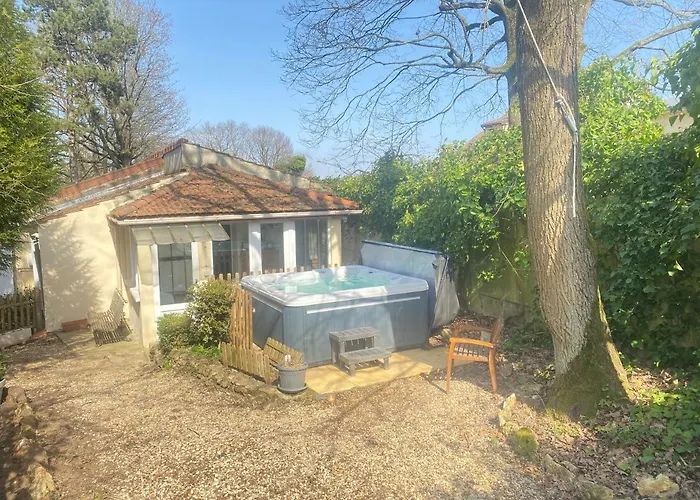 Maison Avec Jardin Et Jacuzzi Proche Polytechnique بيت للعطل *
