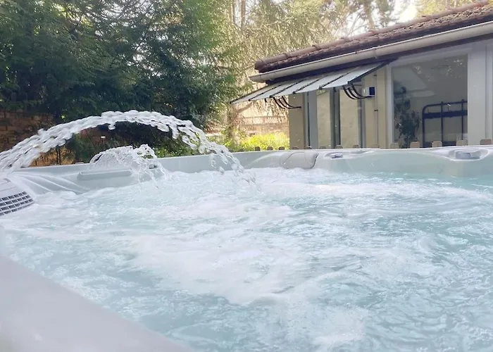 Maison Avec Jardin Et Jacuzzi Proche Polytechnique بيت للعطل *